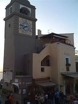Soleluna לינה וארוחת בוקר 2*