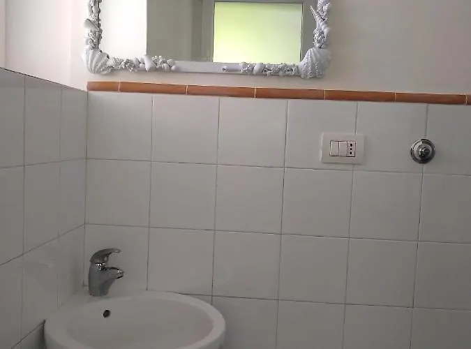 索尔鲁纳酒店 住宿加早餐酒店 卡普里